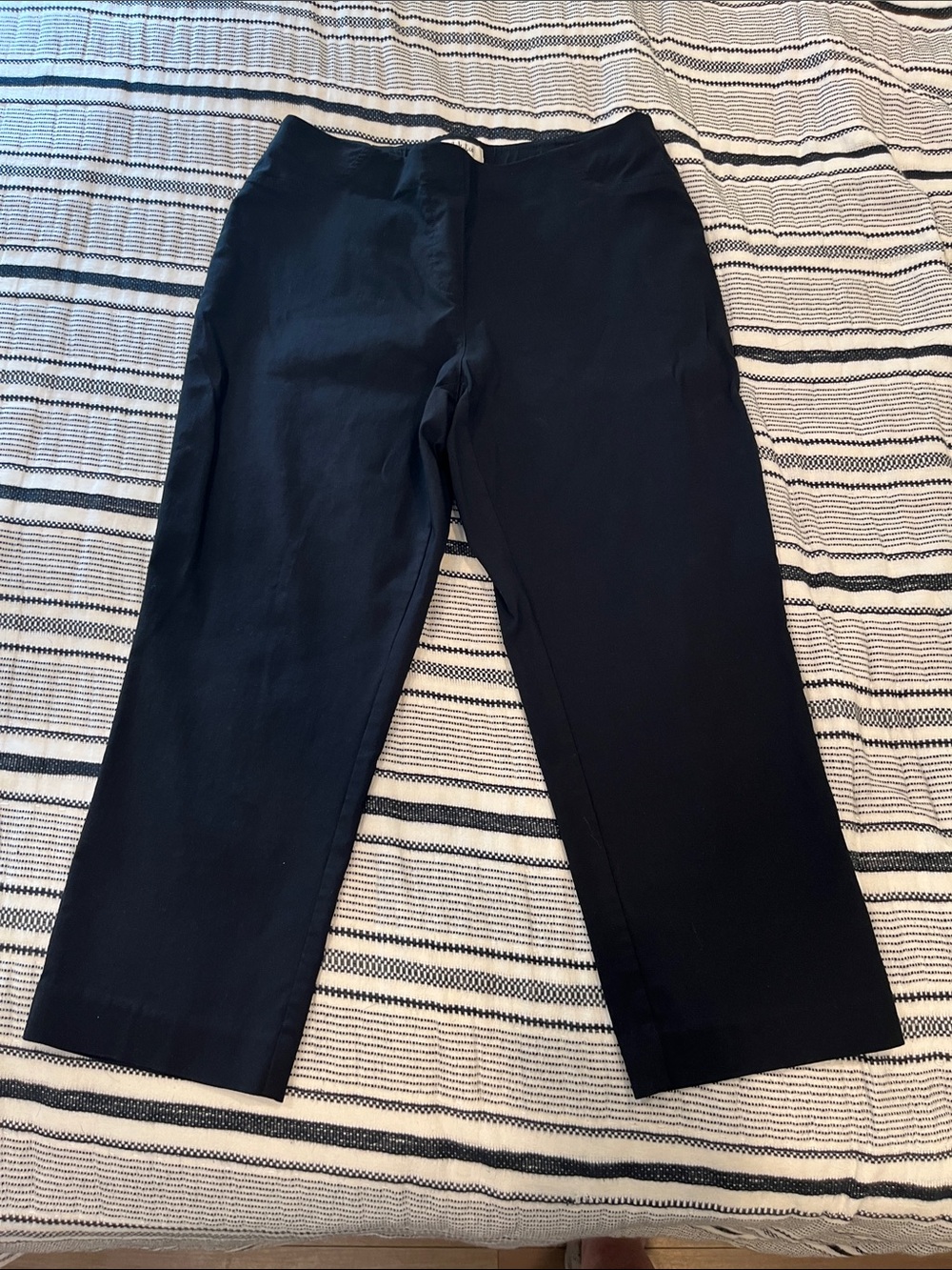 Style & Co. Black Straight-Leg Capri Pants